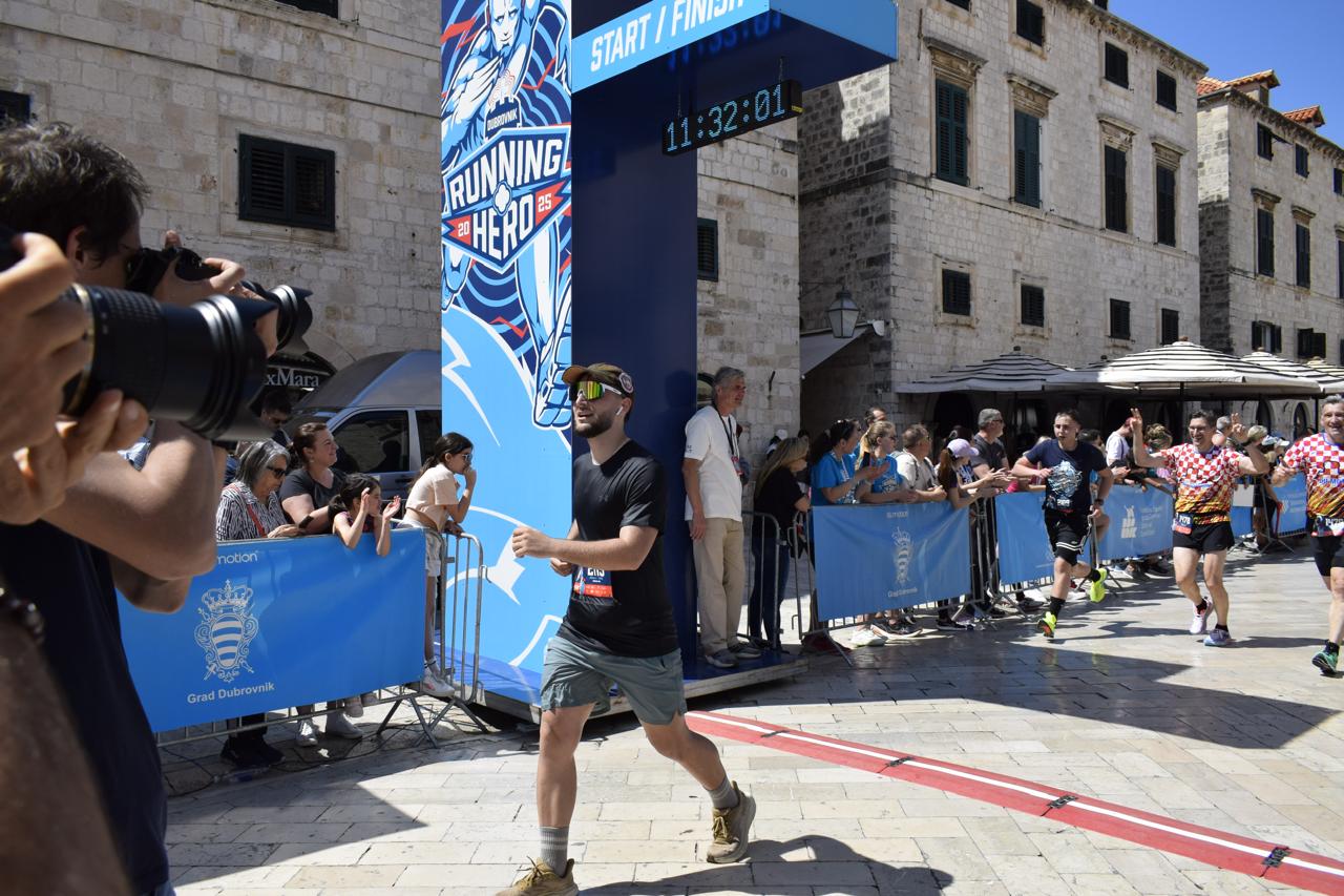 Aleksa running Dubrovnik marathon